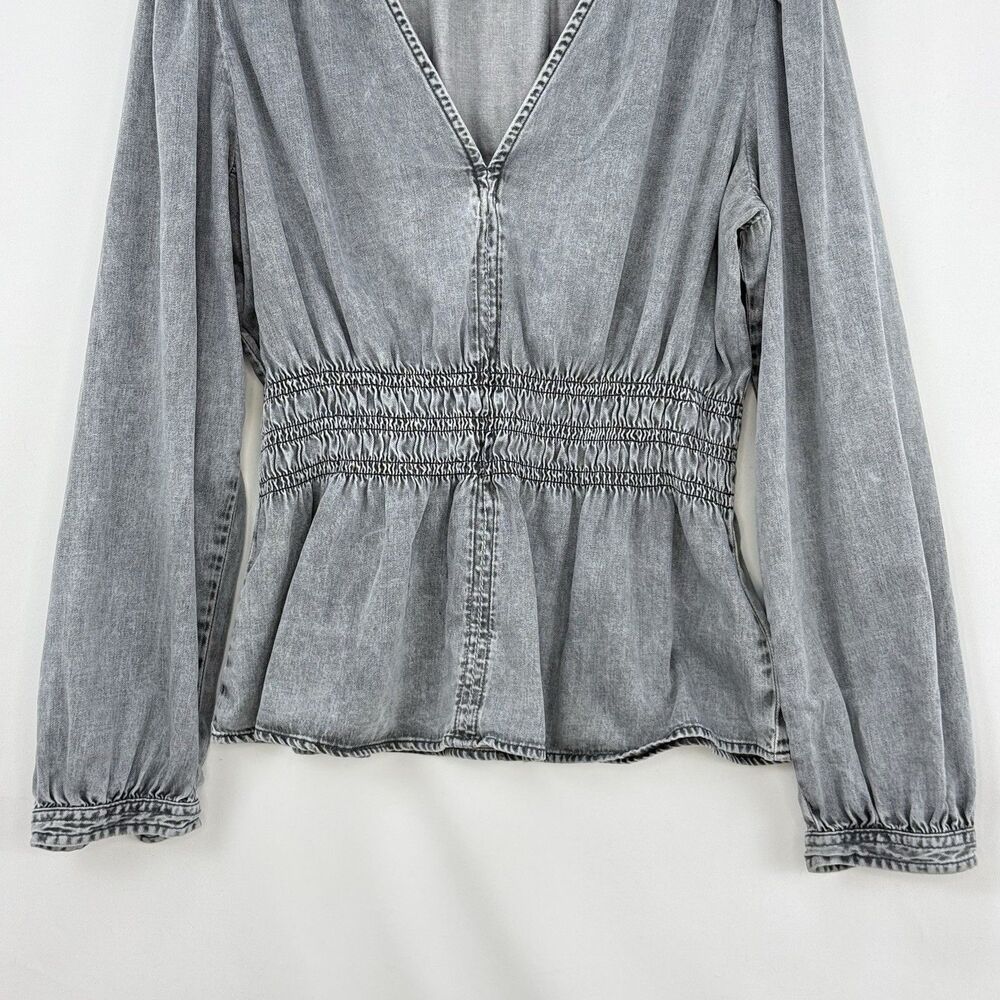 GAP Women’s Gray Denim Blouse V-Neck Smocked Waist Puff Long Sleeve Size L - Picture 8 of 16